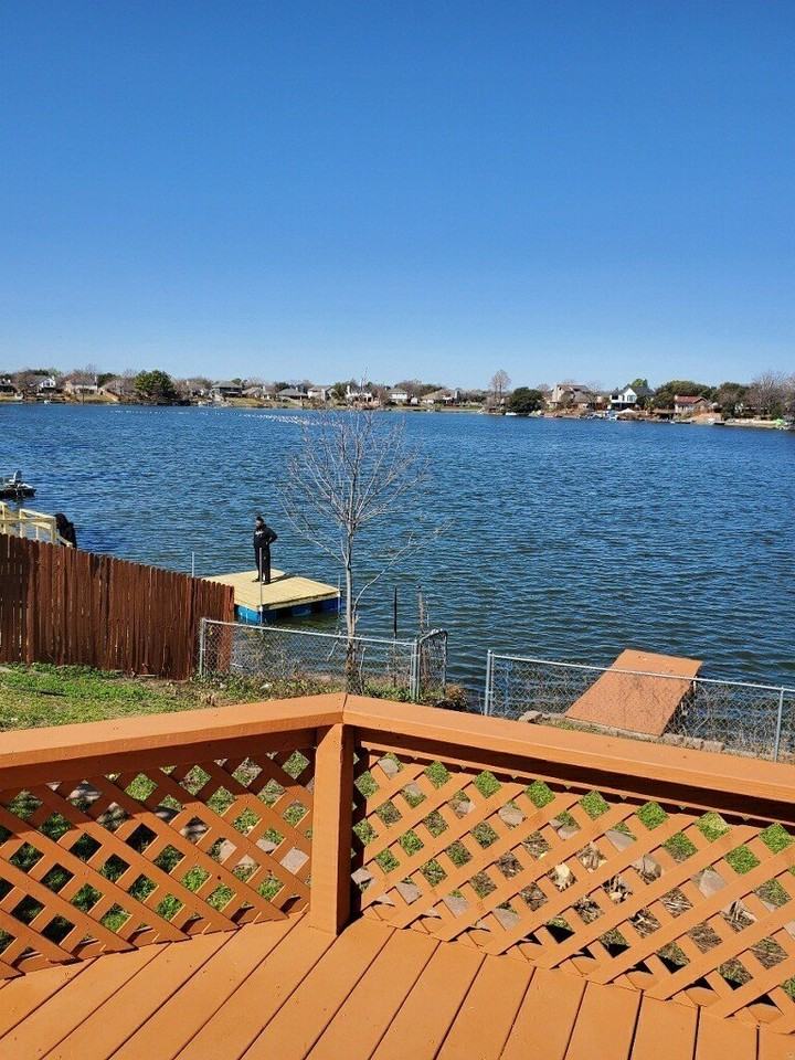1211 Lakeshore Dr - Photo 2 of 8