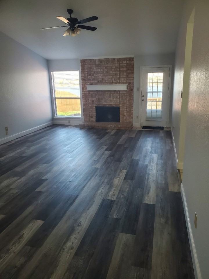 1211 Lakeshore Dr - Photo 4 of 8