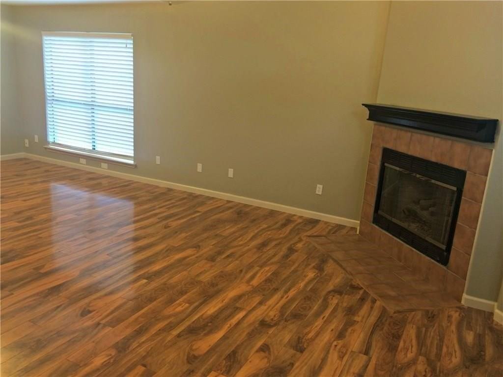 805 Ashford Dr - Photo 4 of 23