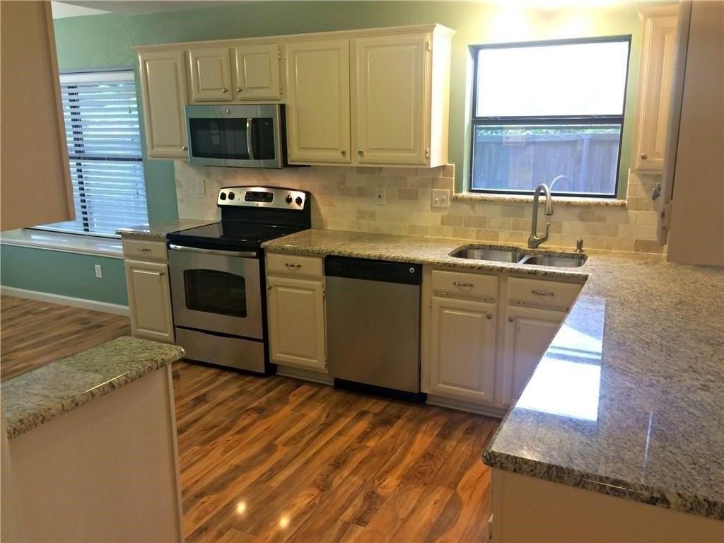 805 Ashford Dr - Photo 7 of 23