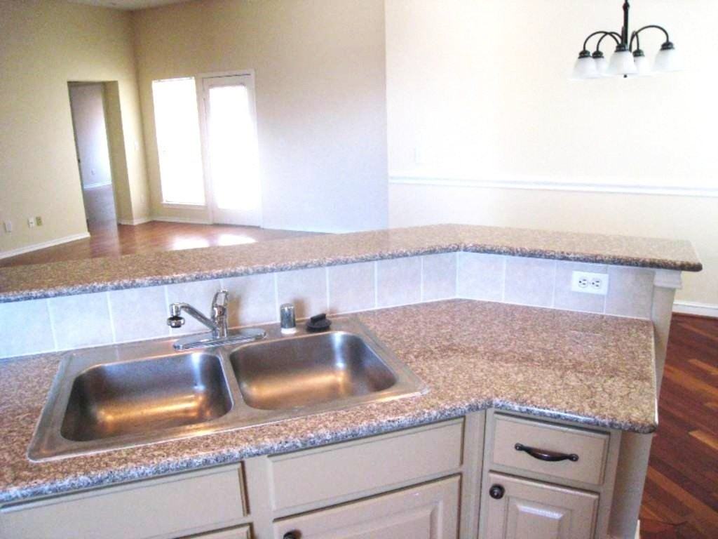 8140 Wales Dr - Photo 4 of 7