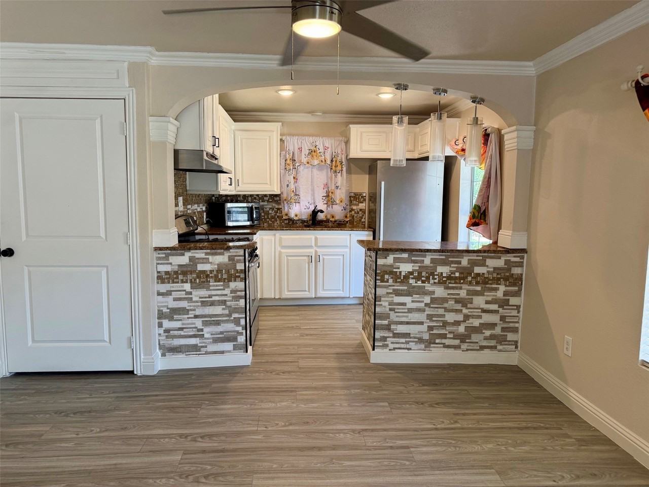 2601 Fairfax St - Photo 3 of 8