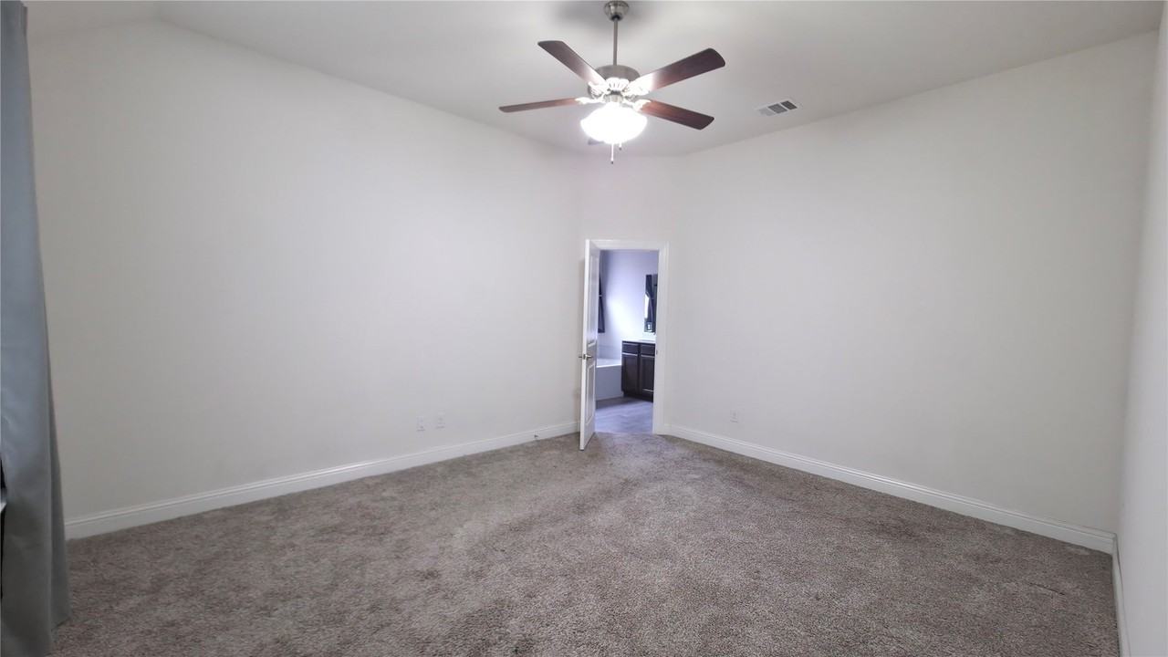 4008 Dusk Dr - Photo 6 of 18