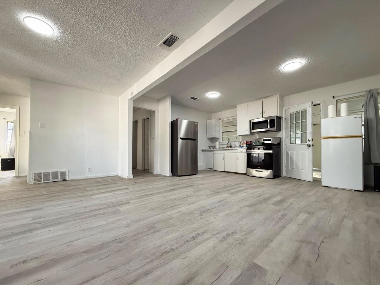 Highland Dr - Photo 5 of 21