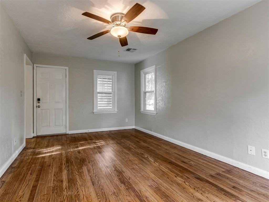 604 Iowa St - Photo 7 of 33