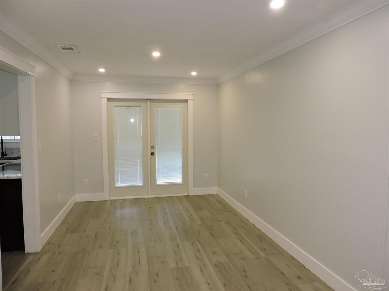 8512 Belle Meadow Blvd - Photo 7 of 38