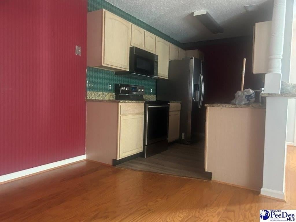 2113 Sanderling Dr Apt H - Photo 5 of 13