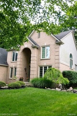 19691 Windridge Dr - Photo 3 of 50