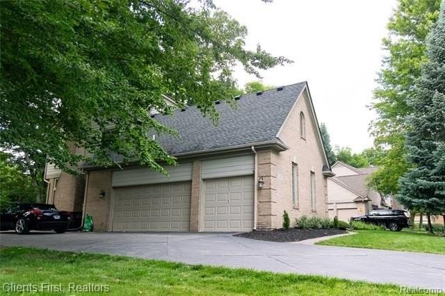 19691 Windridge Dr - Photo 4 of 50