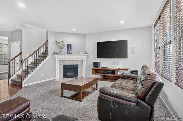 29949 Macintosh Ln - Photo 7 of 35