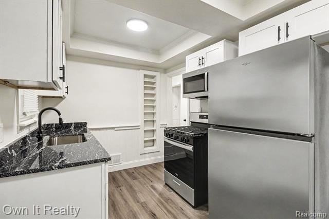 7461 Lamphere - Photo 7 of 17
