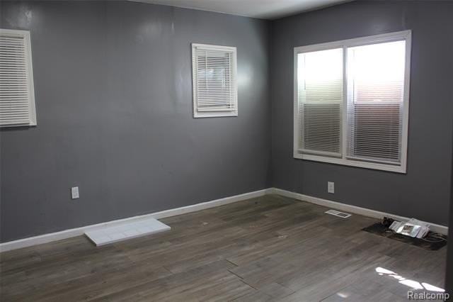 15837 Fielding St - Photo 2 of 13