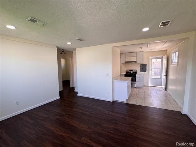 17611 Clarann St - Photo 2 of 11