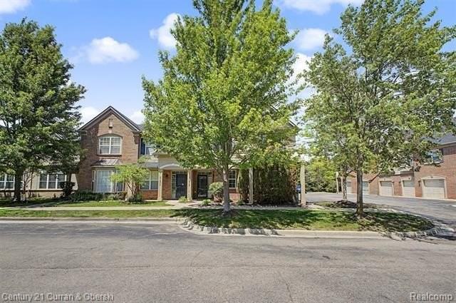 47616 Pembroke Dr - Photo 2 of 32