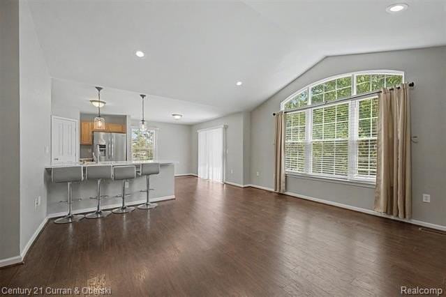 47616 Pembroke Dr - Photo 4 of 32