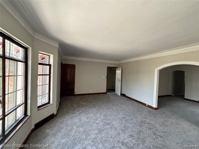 2943 Leslie St - Photo 3 of 16