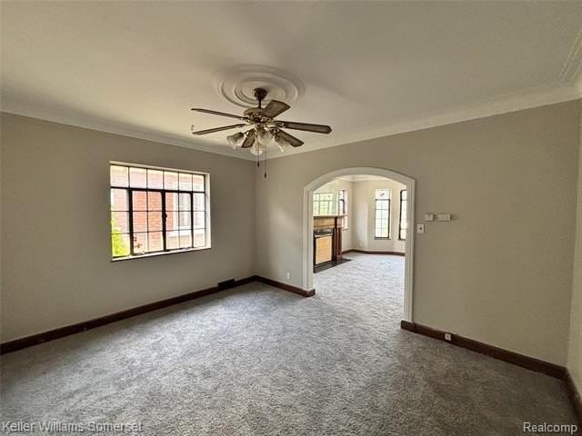 2943 Leslie St - Photo 5 of 16