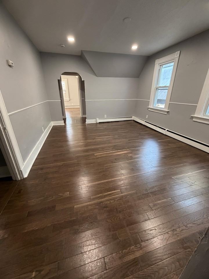 534 Howard Ave #3 - Photo 6 of 7