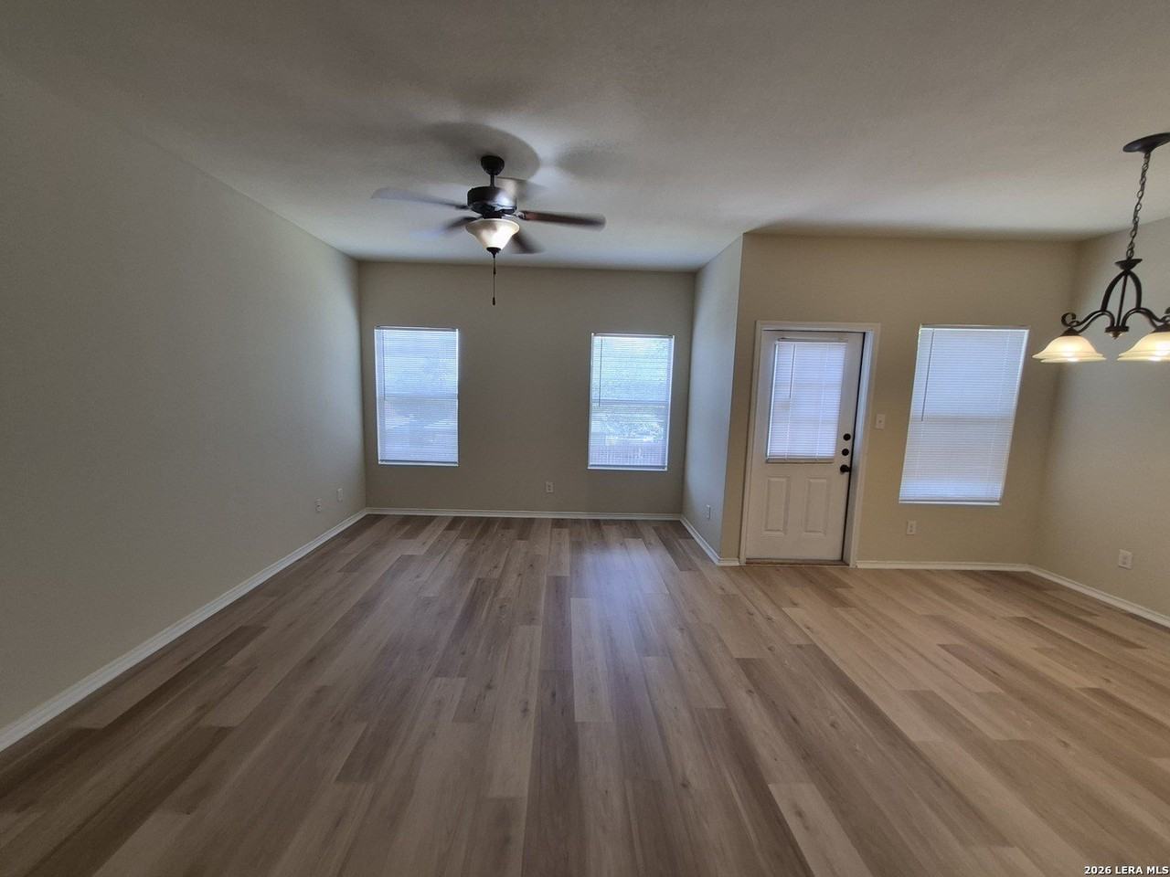 7206 Colina Way - Photo 5 of 27