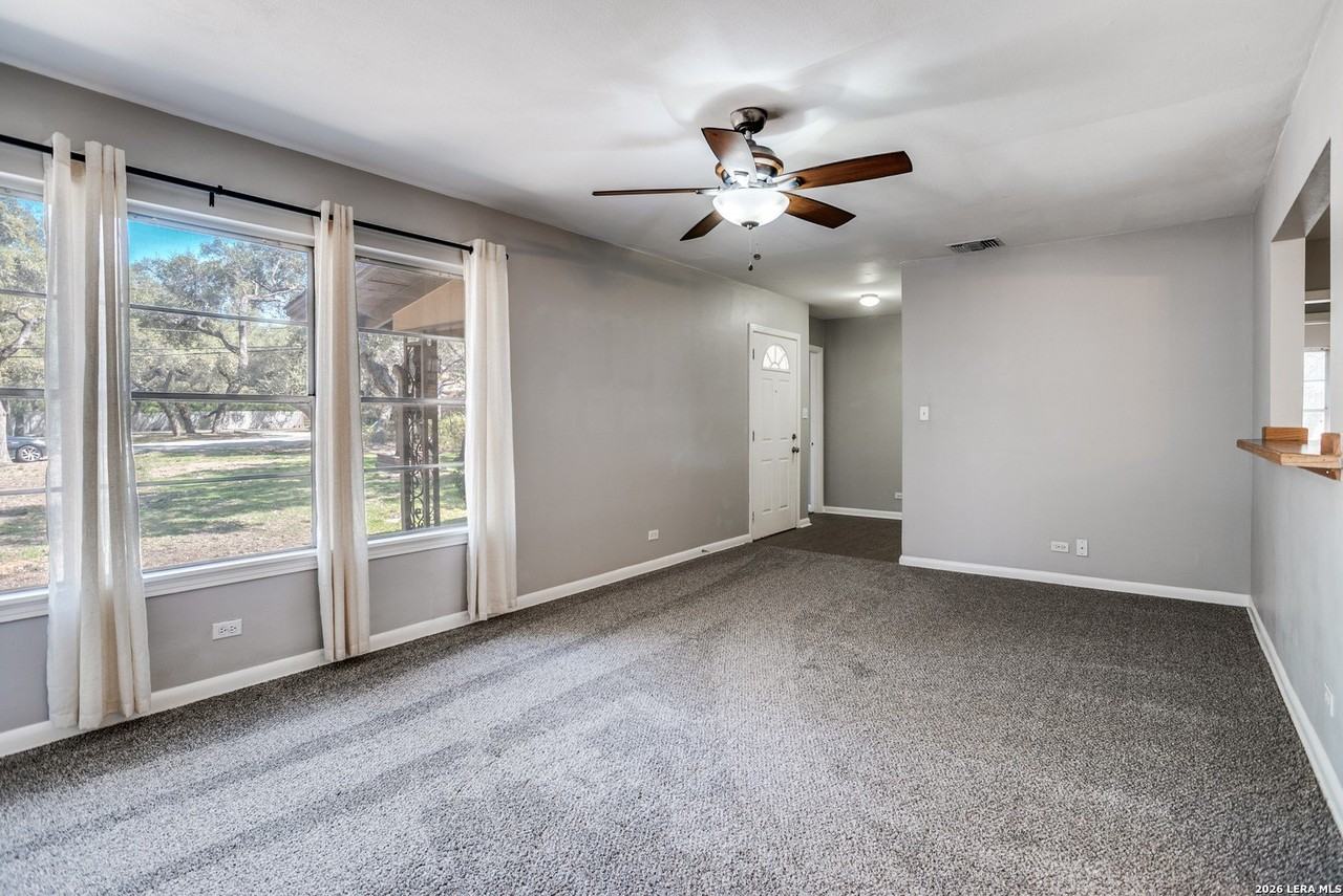 102 Krameria Dr - Photo 3 of 18