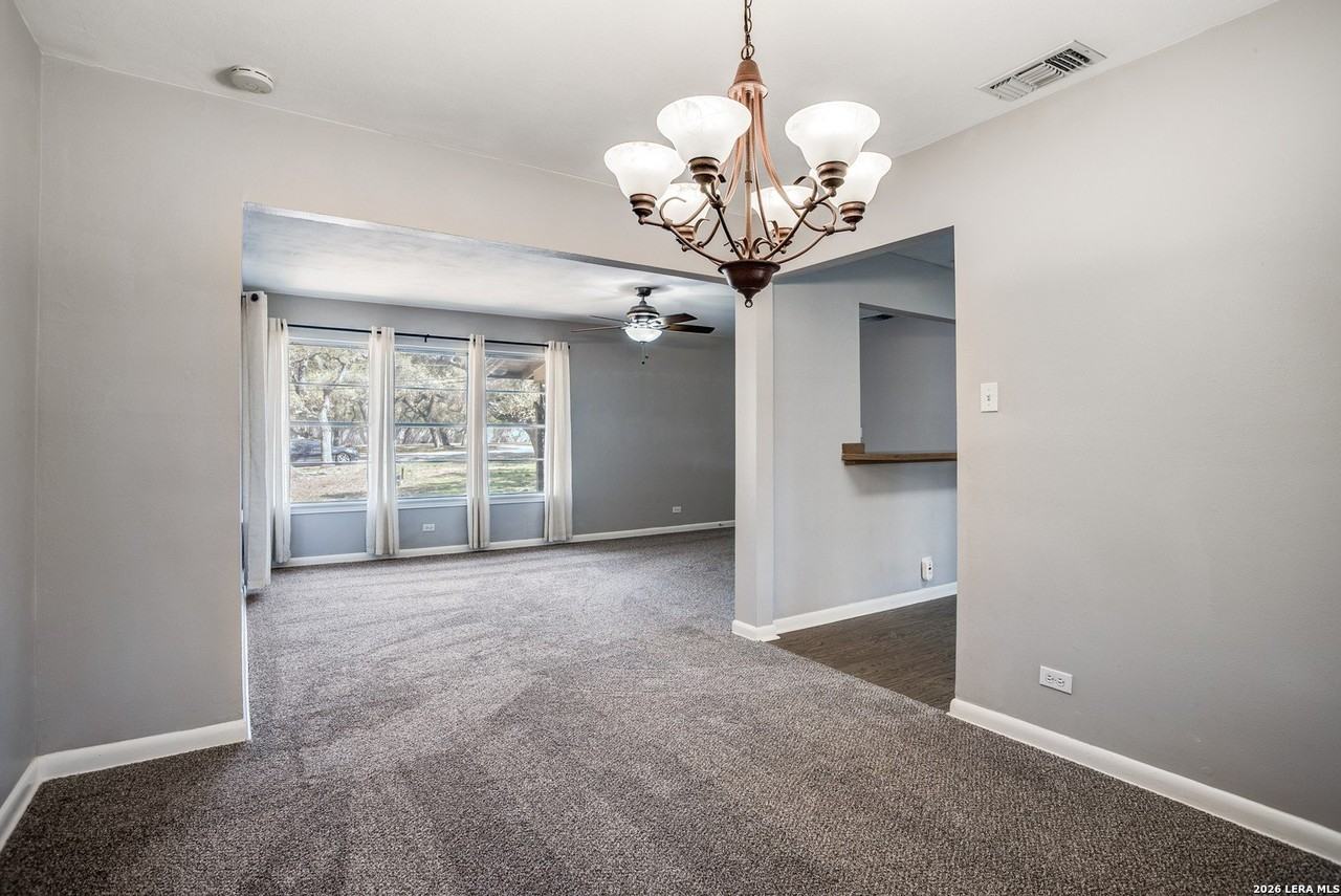 102 Krameria Dr - Photo 5 of 18