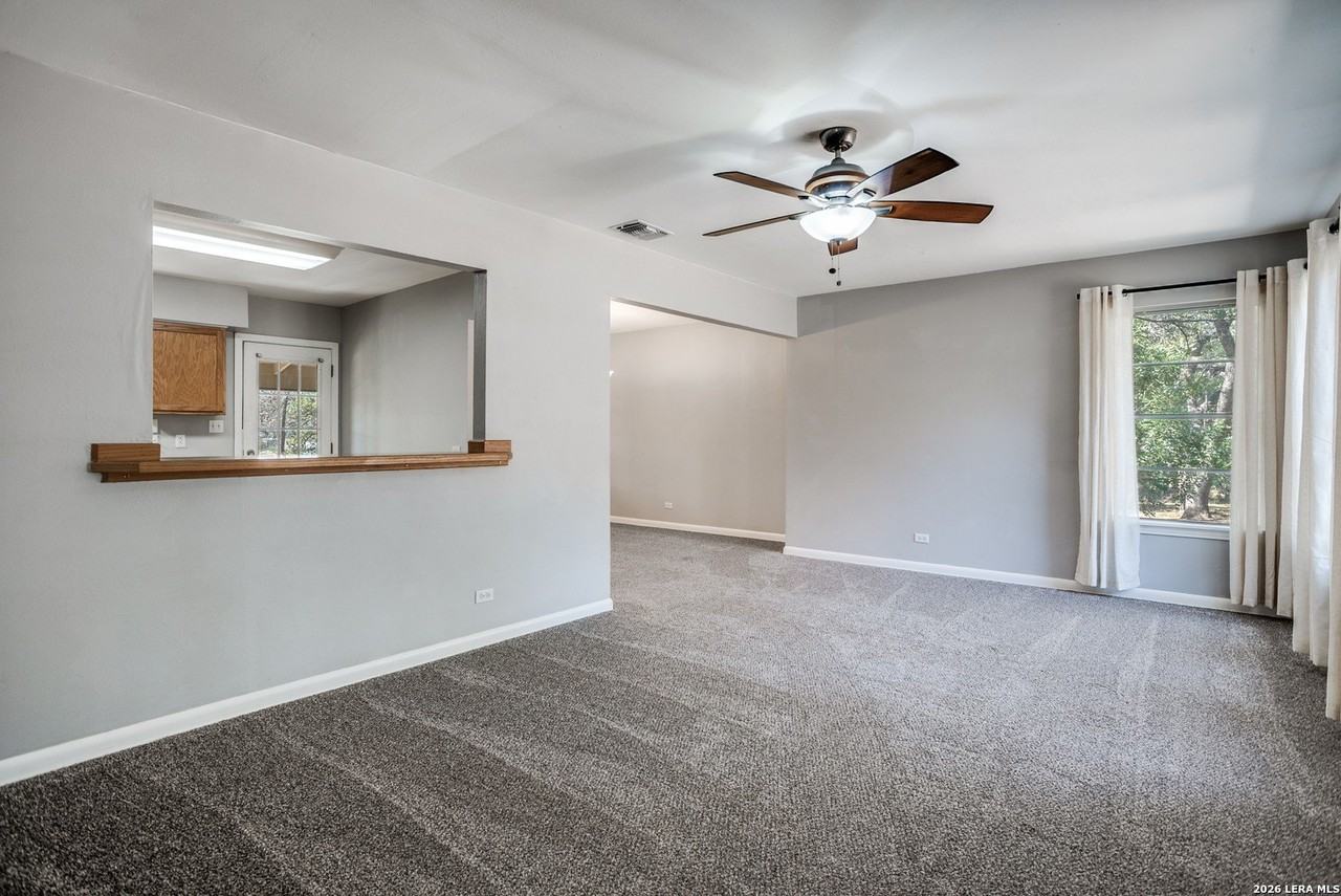 102 Krameria Dr - Photo 7 of 18