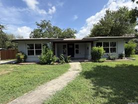 2555 W Kings Hwy - Photo 1 of 1