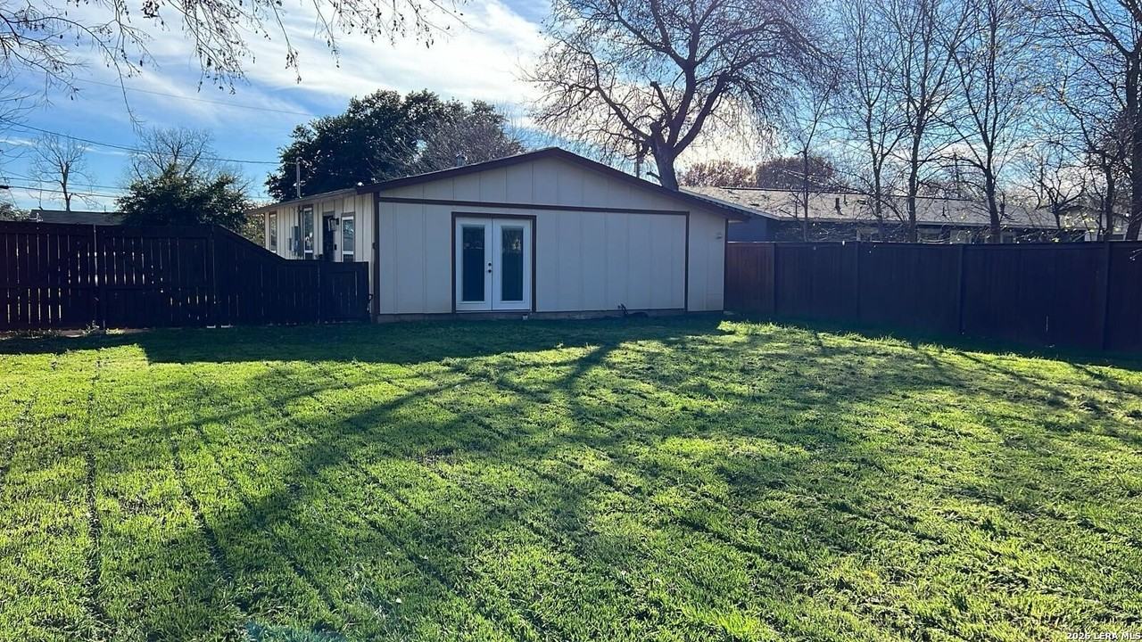 4567 Lark - Photo 3 of 8