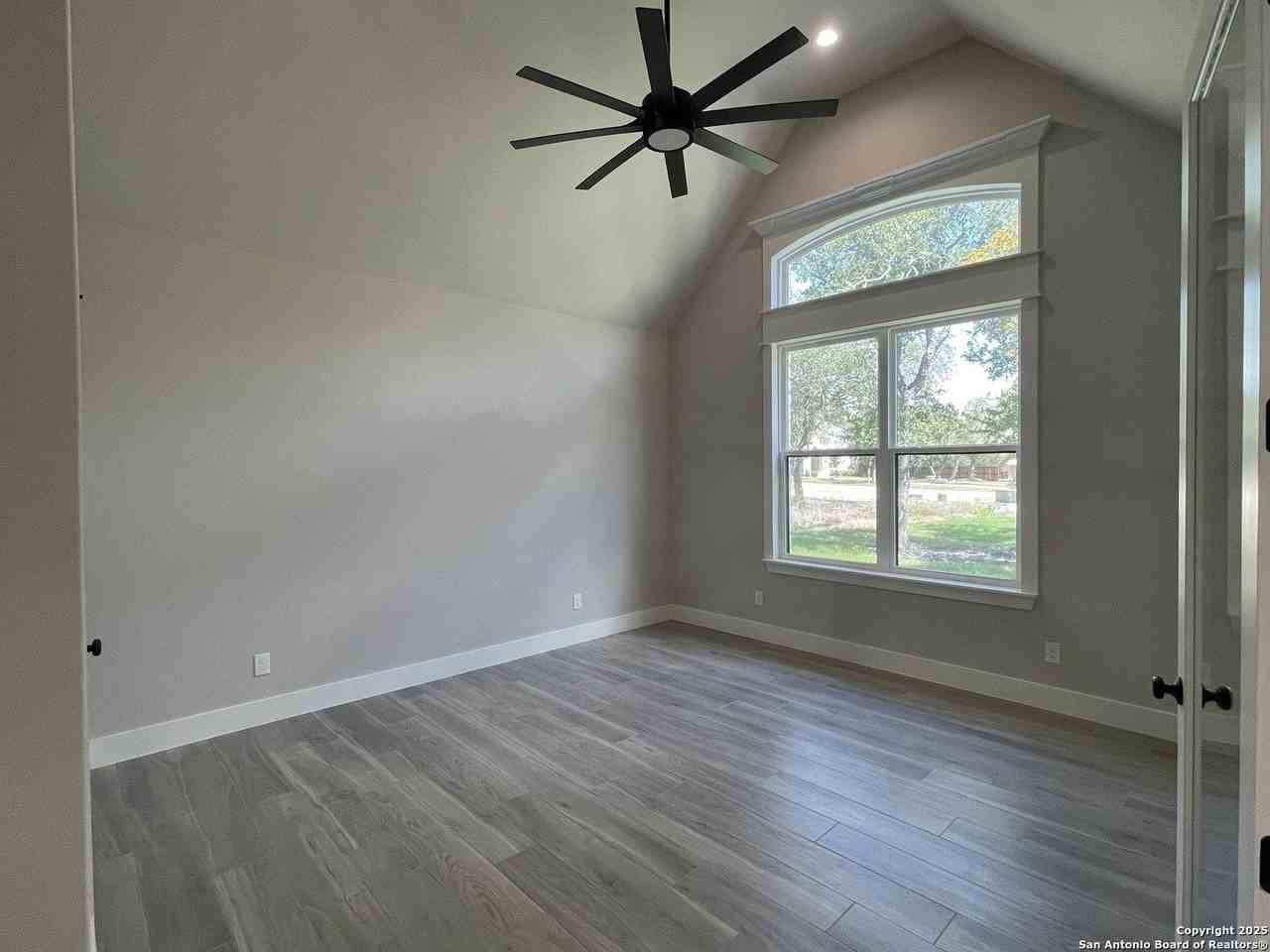 399 Bauer Ln - Photo 7 of 39