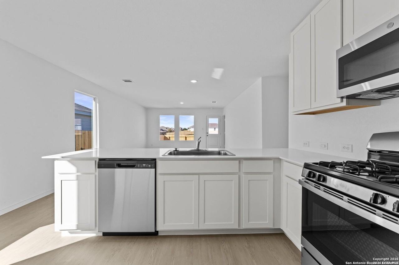 3820 Swift Fox Rd - Photo 6 of 20