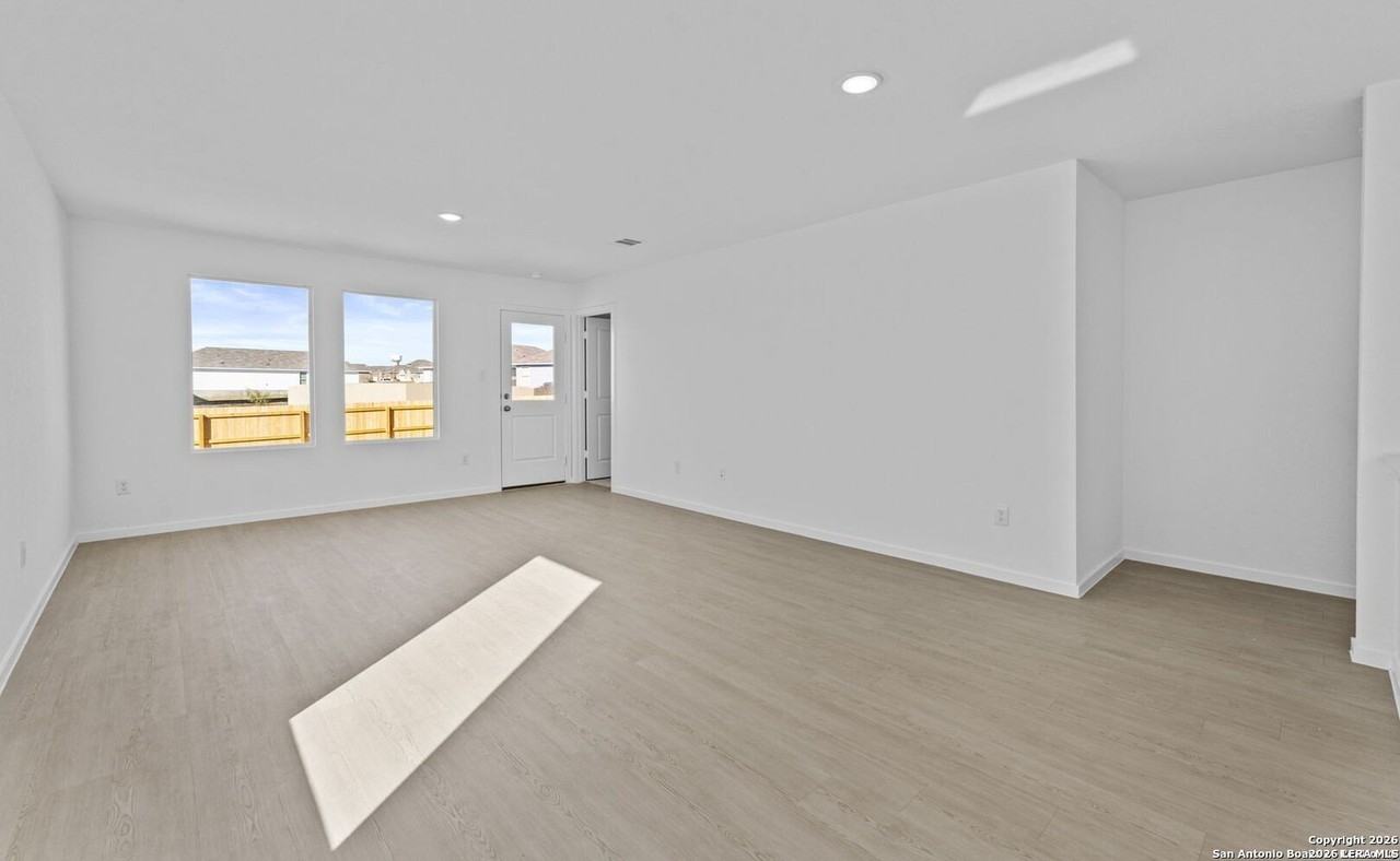 3820 Swift Fox Rd - Photo 7 of 20