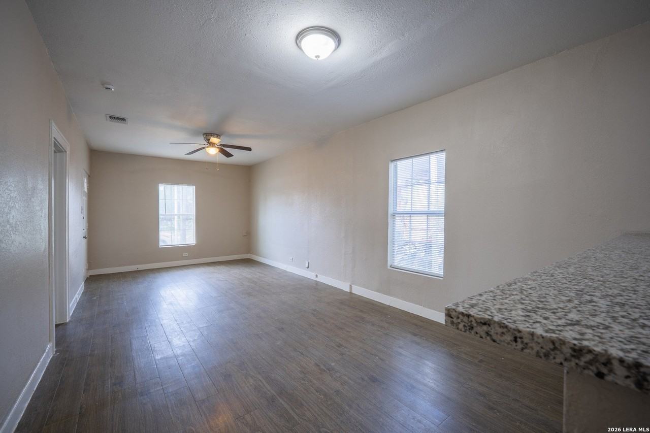 1731 Hays St - Photo 4 of 22