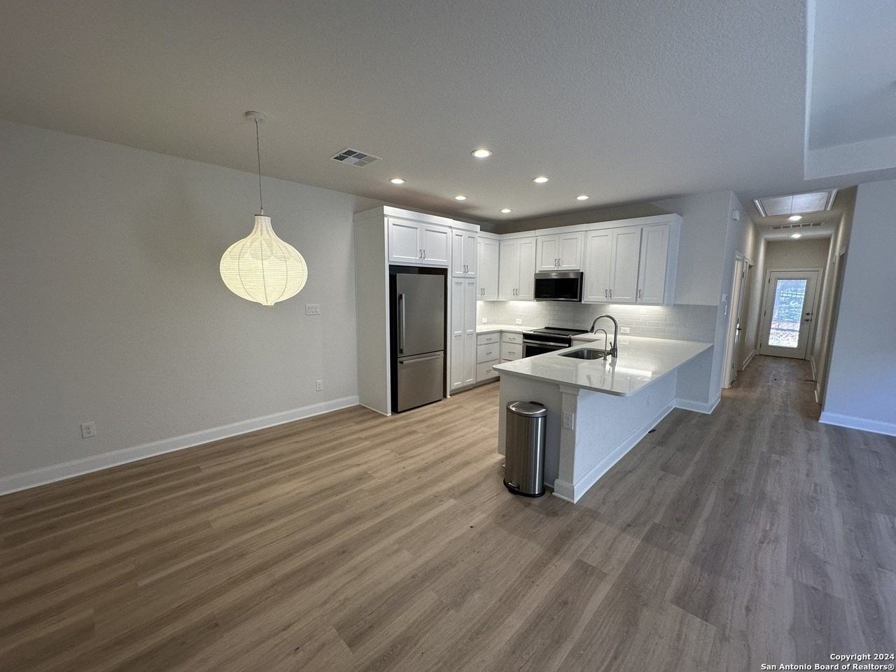 154 Magnolia Cir - Photo 3 of 11