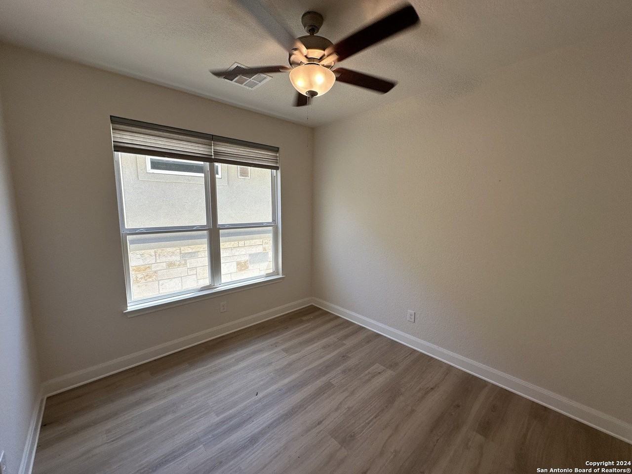 154 Magnolia Cir - Photo 4 of 11