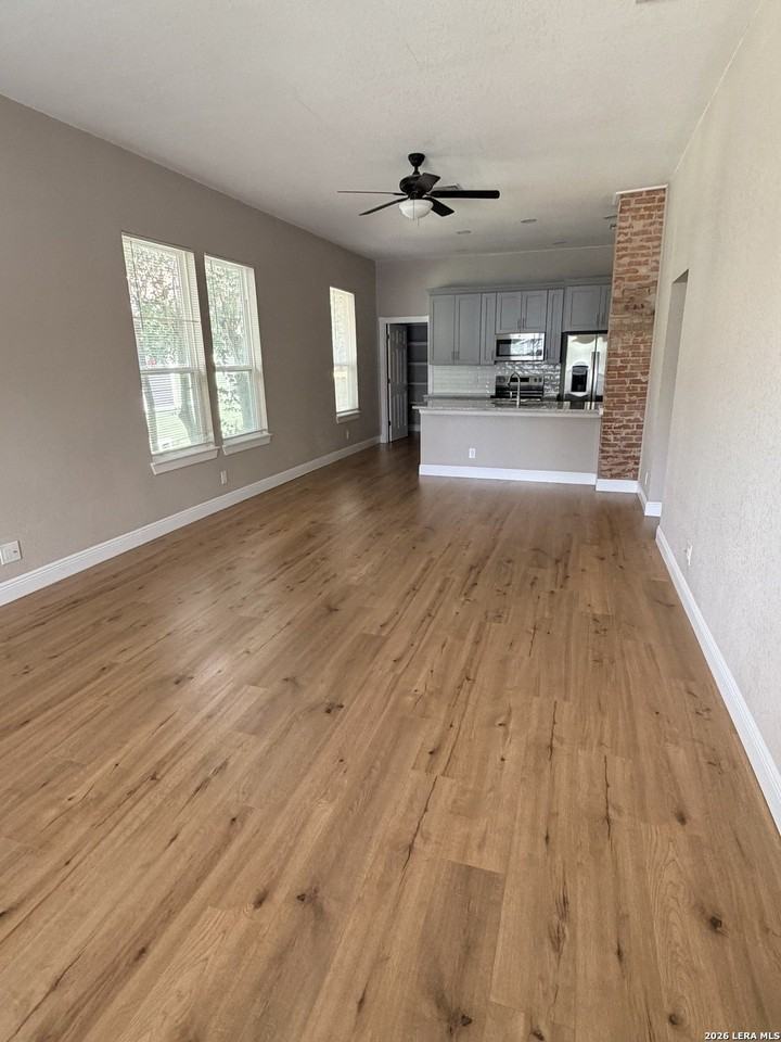 435 Dunning Ave - Photo 2 of 7
