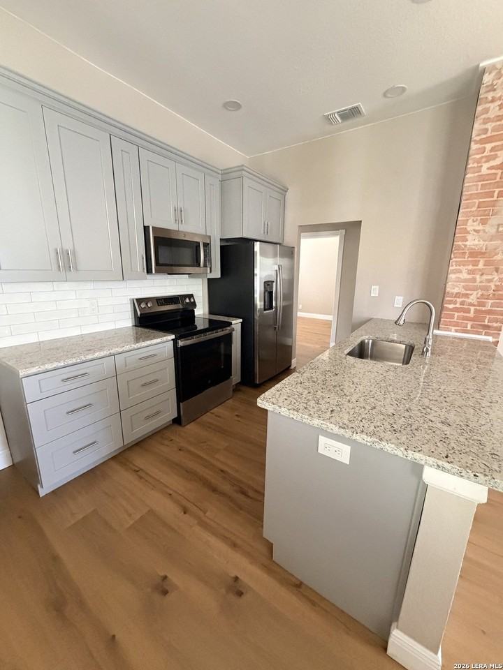435 Dunning Ave - Photo 4 of 7