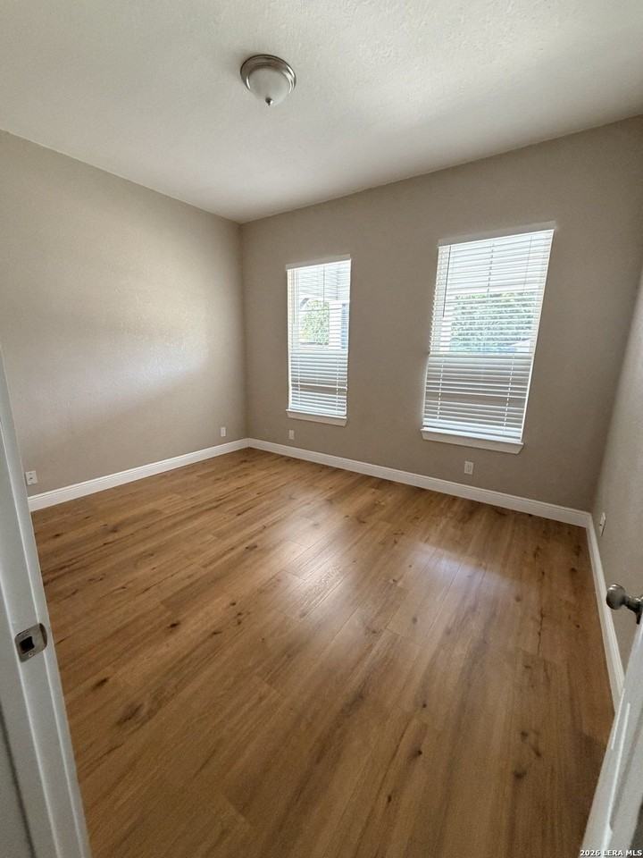 435 Dunning Ave - Photo 5 of 7