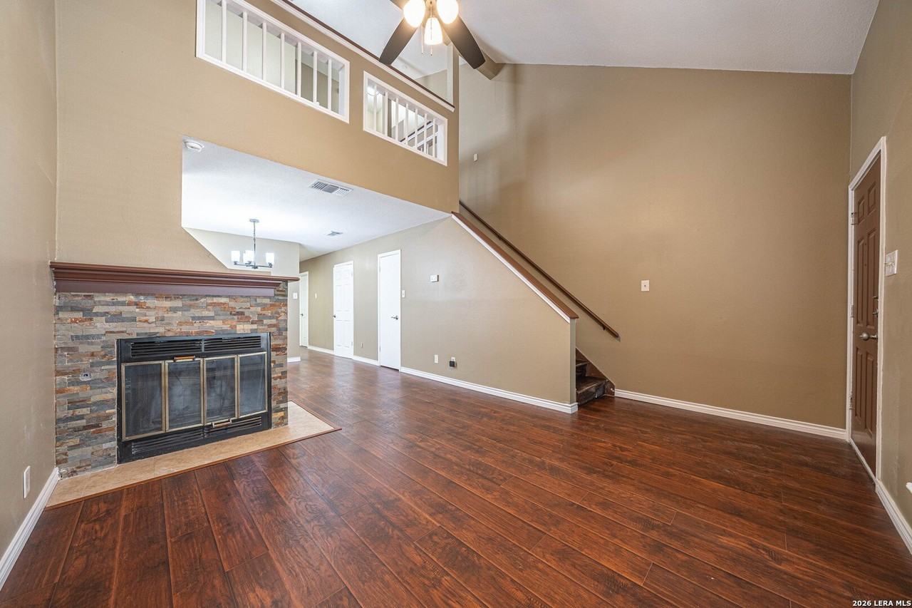821 Meadow Stone - Photo 5 of 33