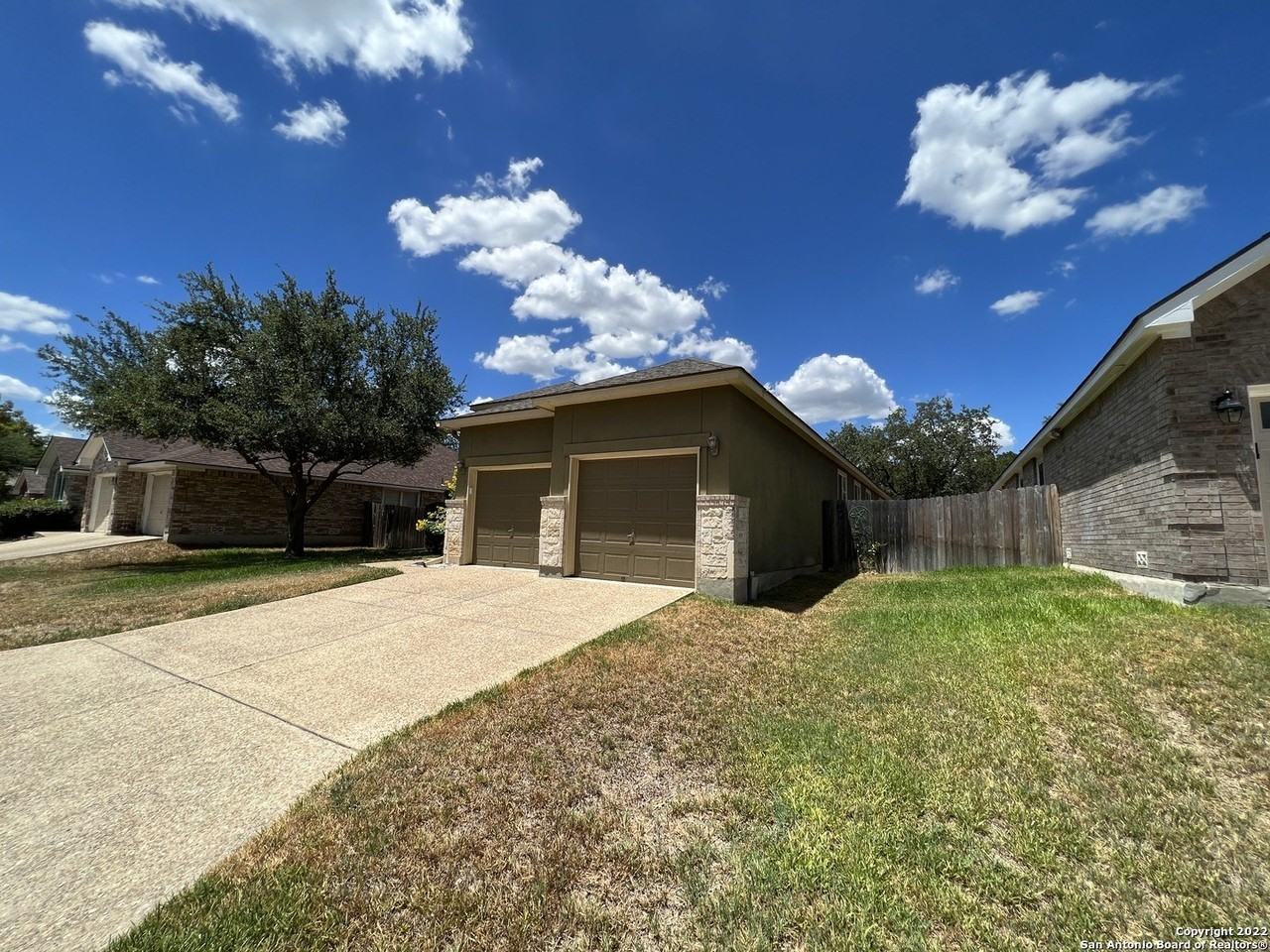 1303 Bluff Frst - Photo 2 of 48