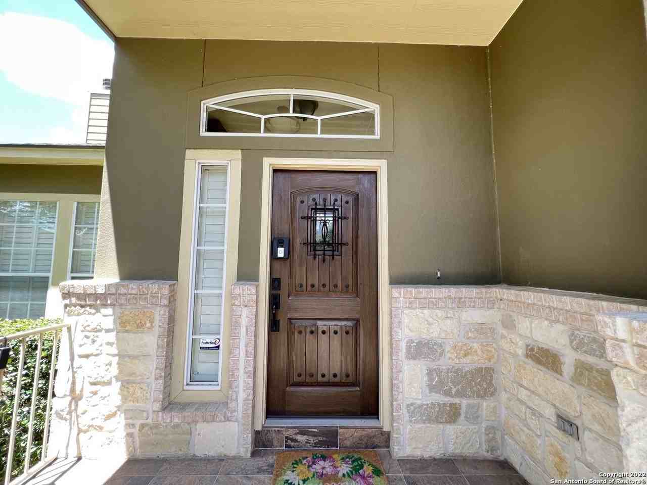 1303 Bluff Frst - Photo 4 of 48