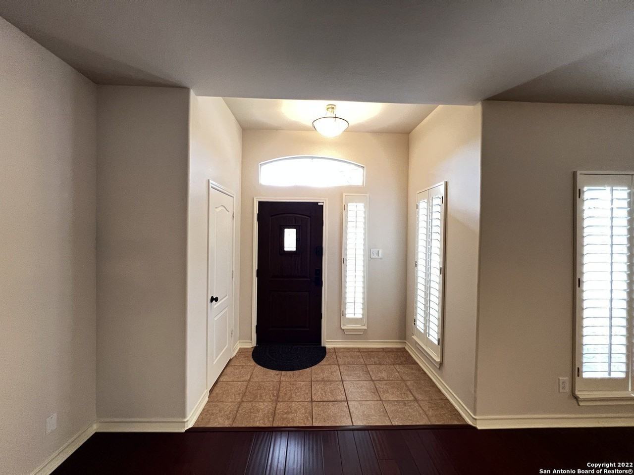 1303 Bluff Frst - Photo 5 of 48