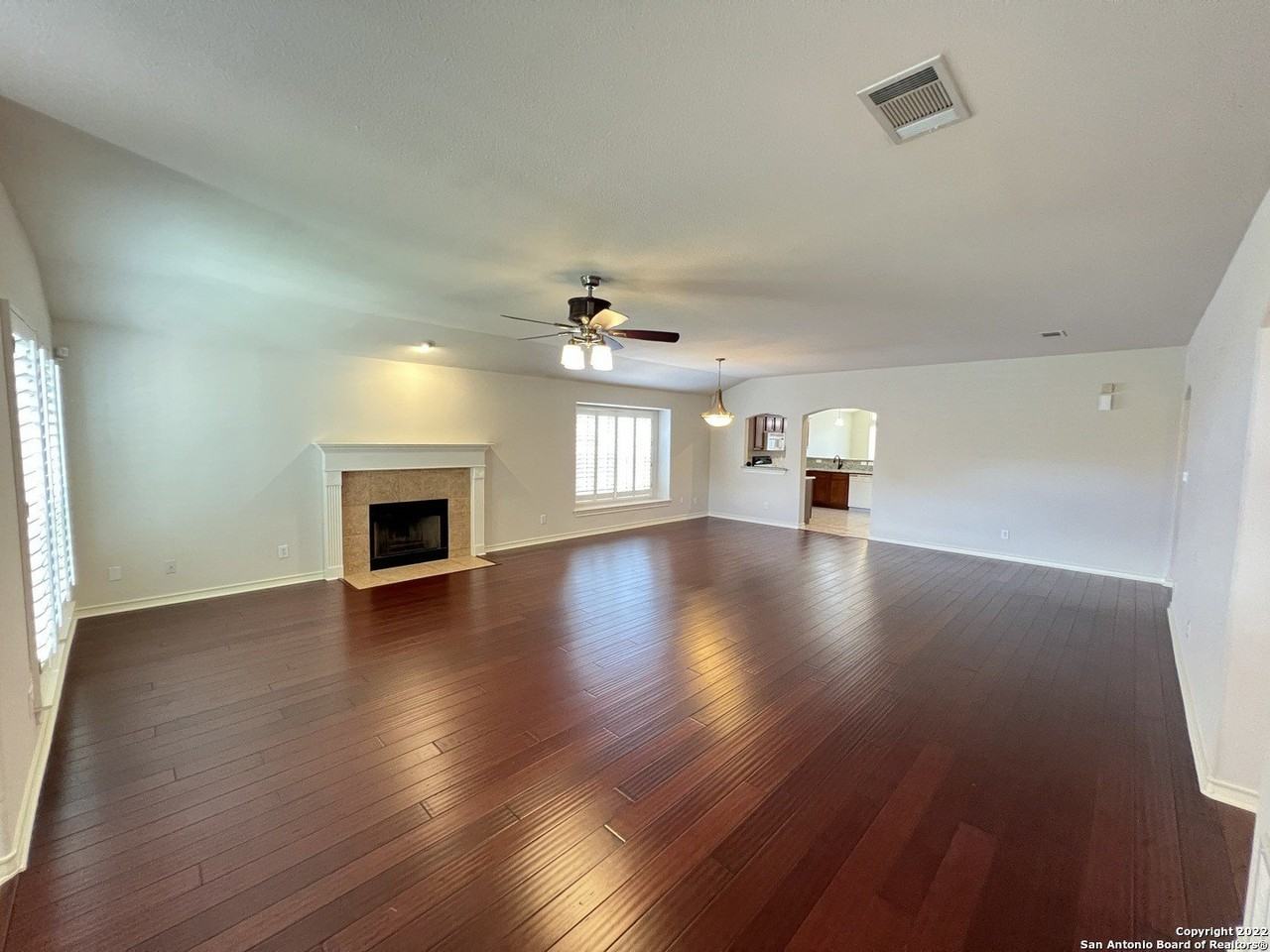 1303 Bluff Frst - Photo 7 of 48
