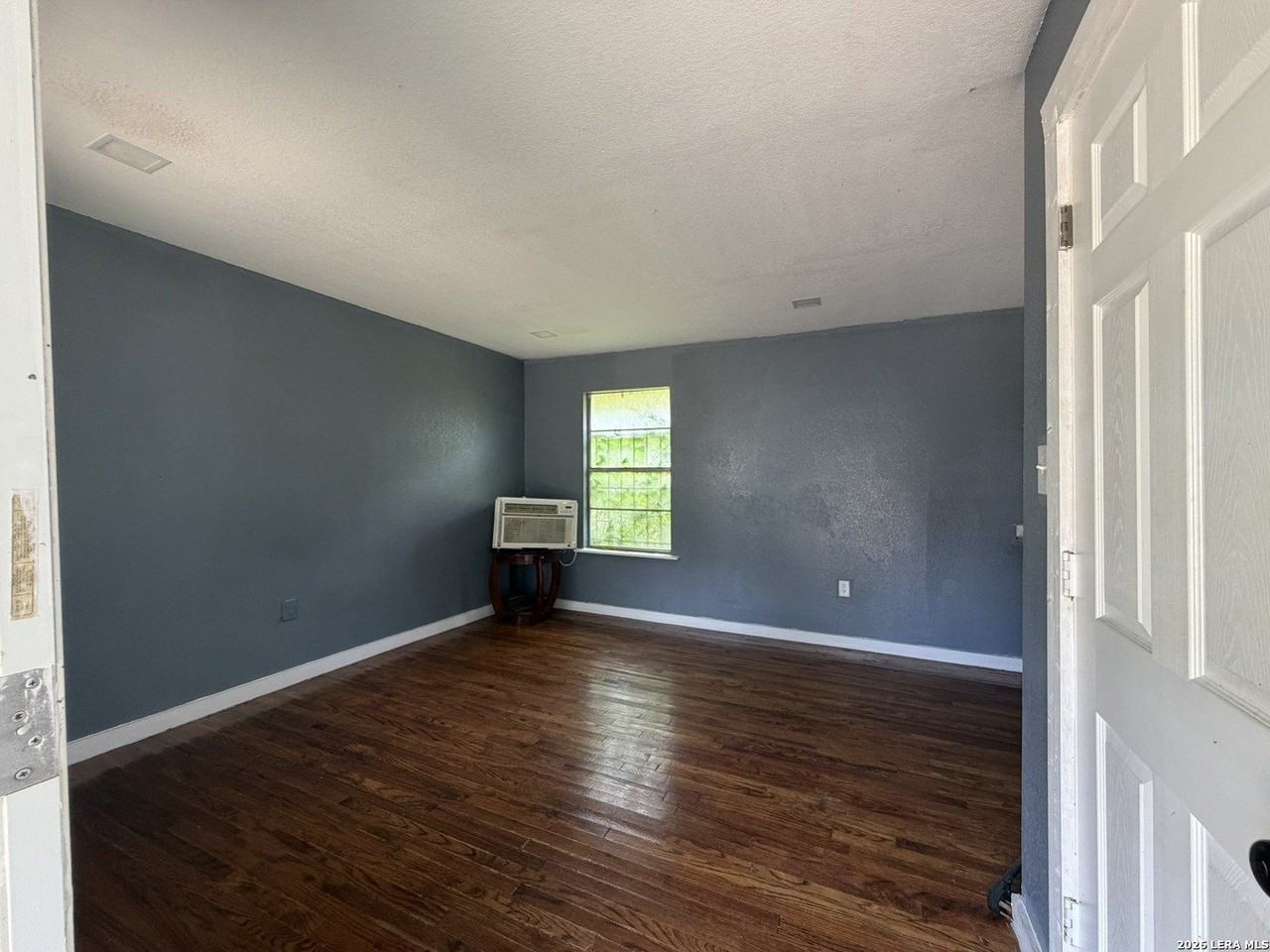 116 Hot Wells Blvd #1 - Photo 5 of 14