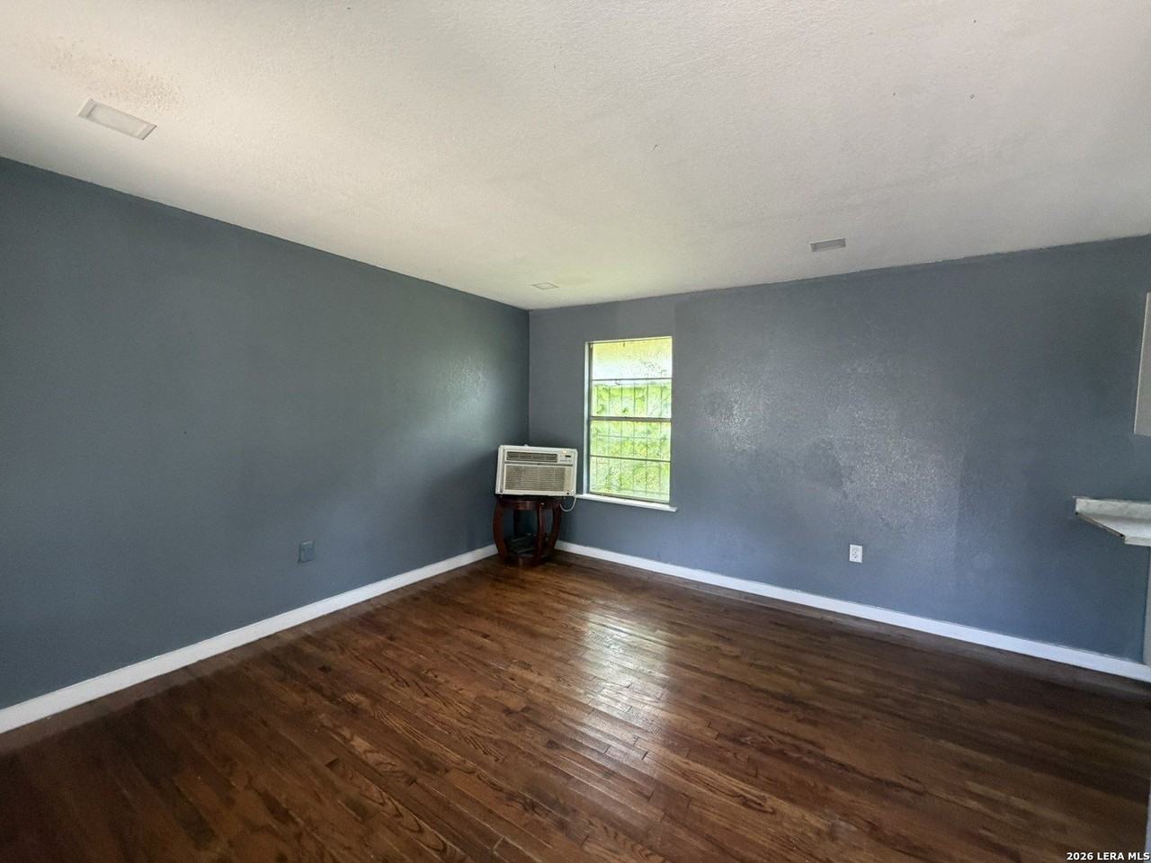 116 Hot Wells Blvd #1 - Photo 6 of 14