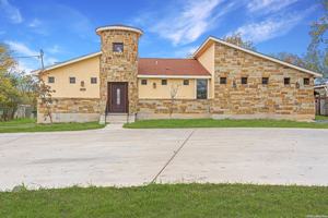 featured image of 233 Esmeralda Dr