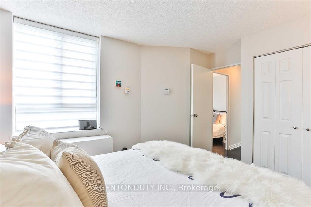 250 Queens Quay West - Photo 16