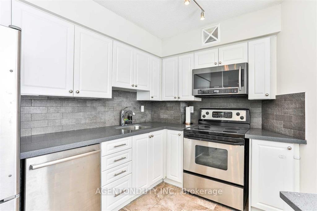 250 Queens Quay West - Photo 9