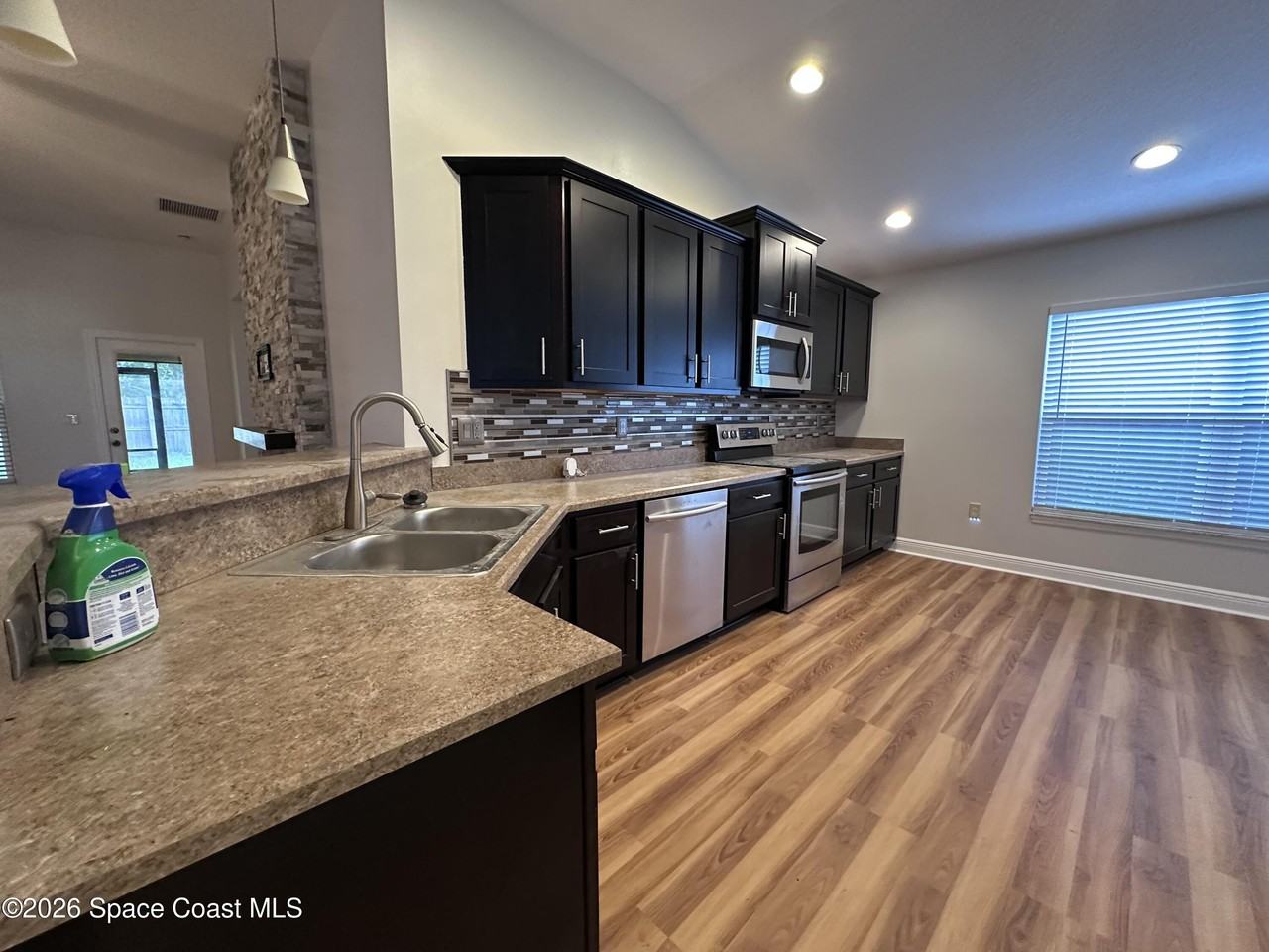 4140 Aria Dr - Photo 6 of 29