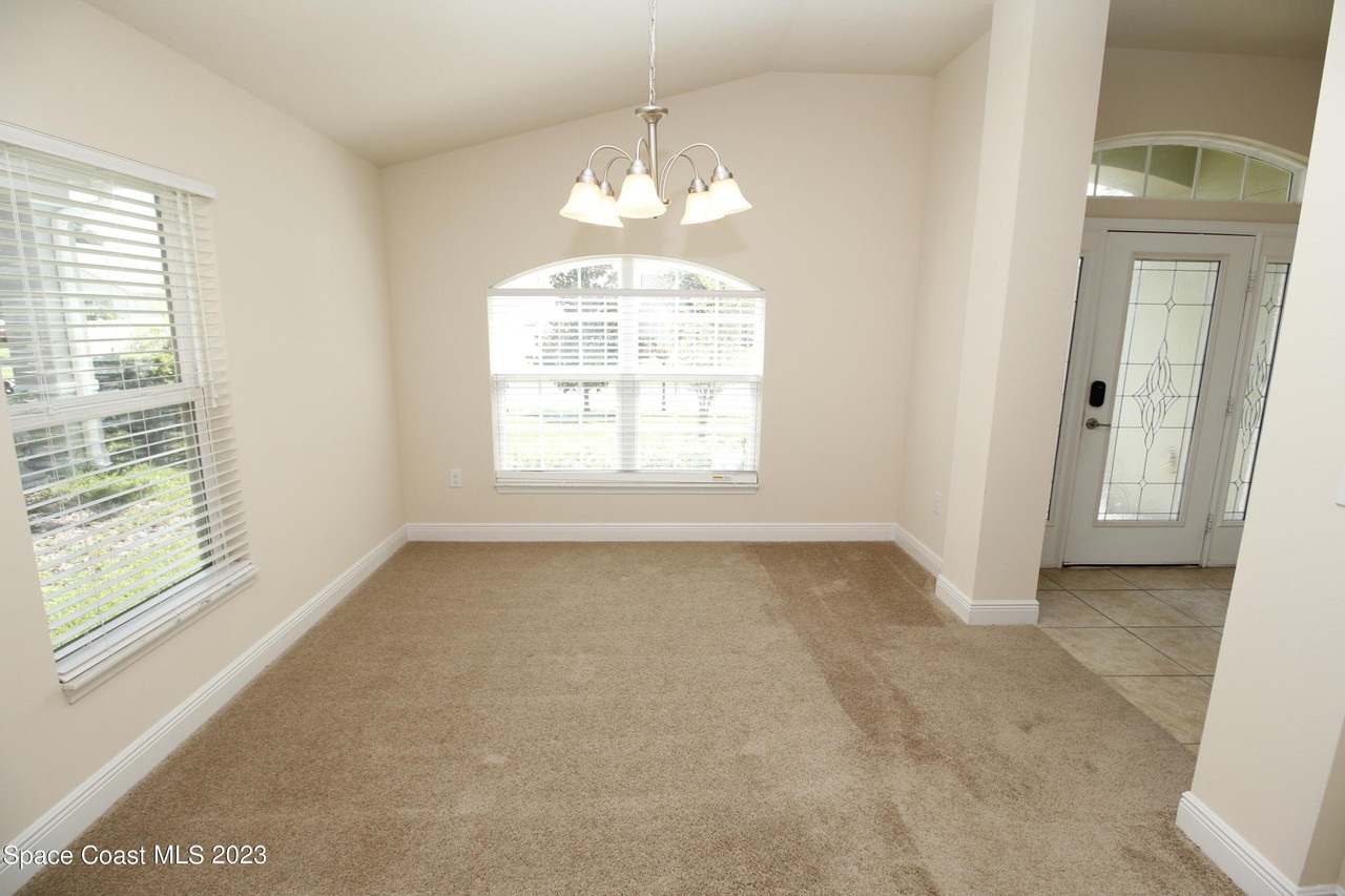 1034 Breakaway Trl - Photo 6 of 24