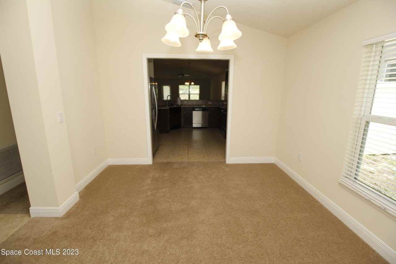 1034 Breakaway Trl - Photo 7 of 24